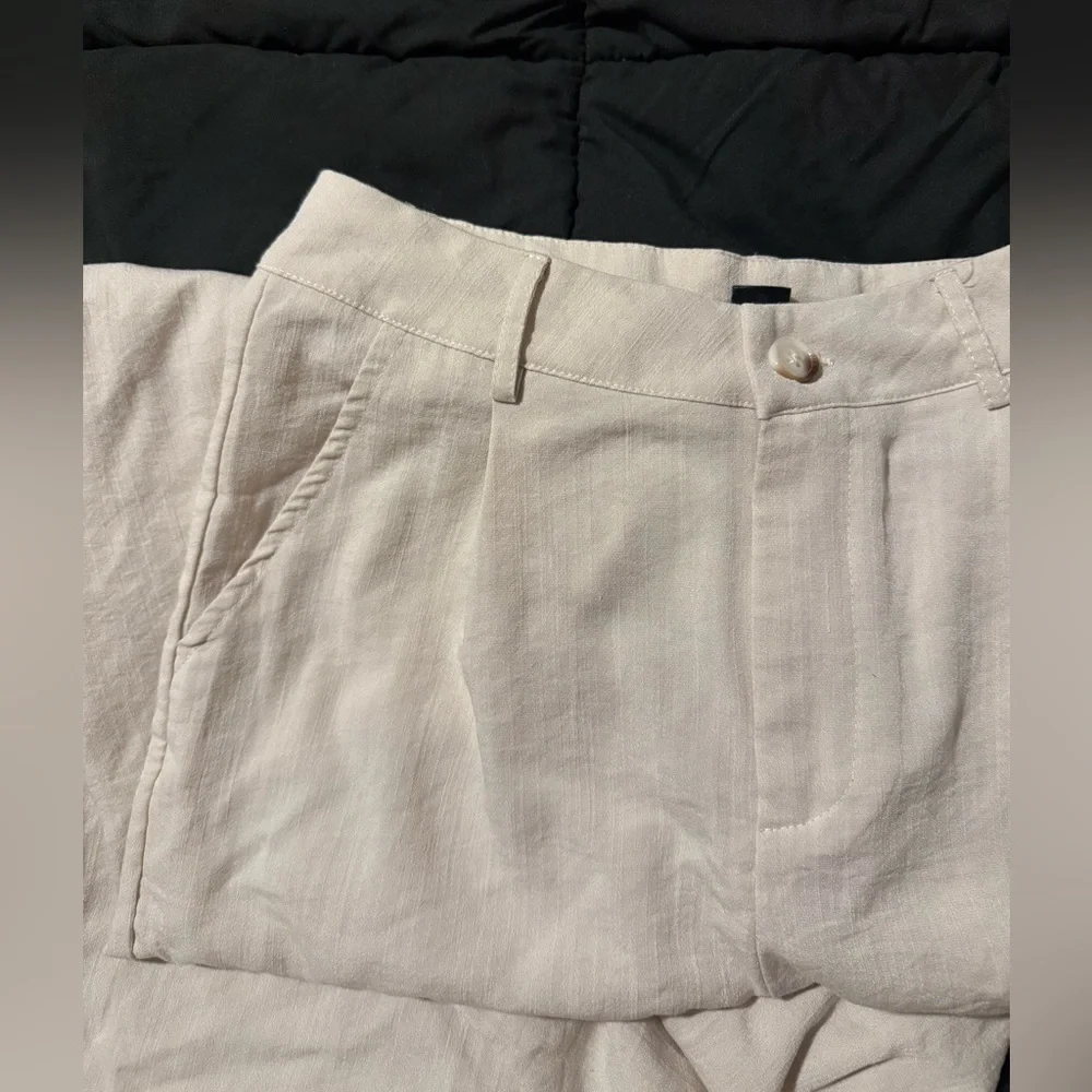 Linen Set - Picture 4 of 5